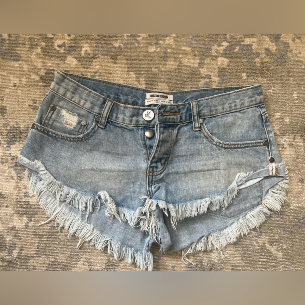 NO 2’S One teaspoon jean shorts